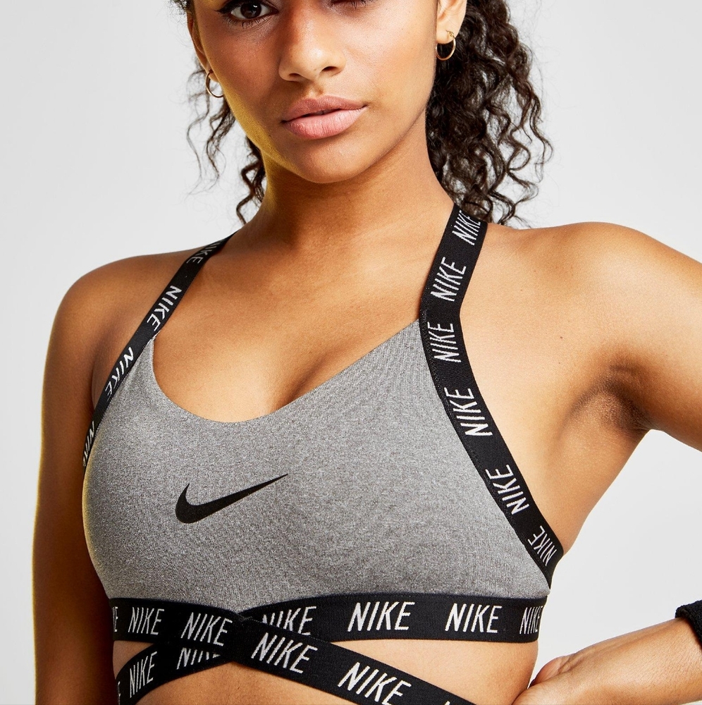 Nike indy criss cross straps Sports bra Medium